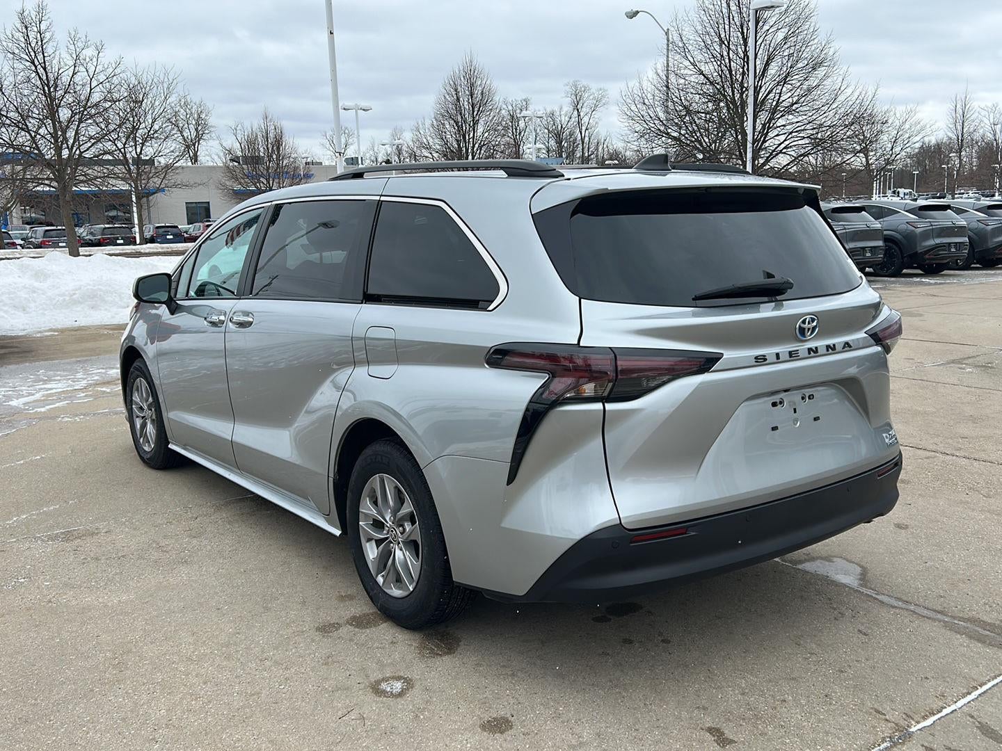 2024 Toyota Sienna Base
