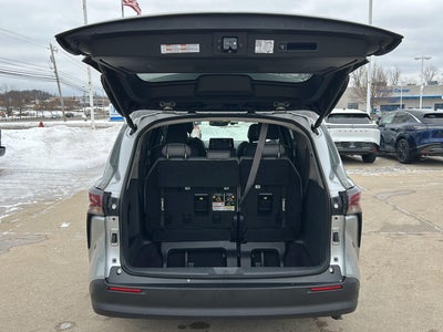 2024 Toyota Sienna Base