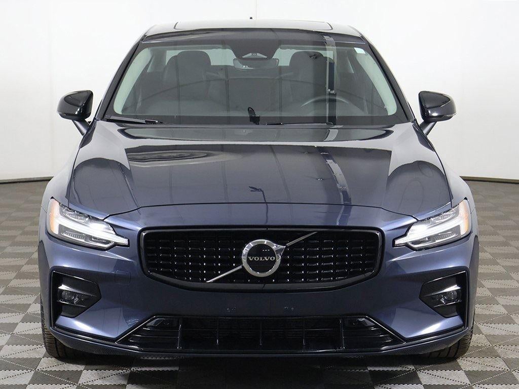 2024 Volvo S60 Core Dark Theme