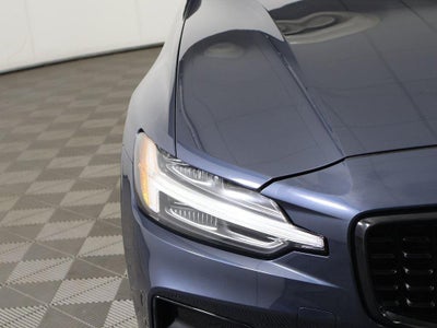 2024 Volvo S60 Core Dark Theme