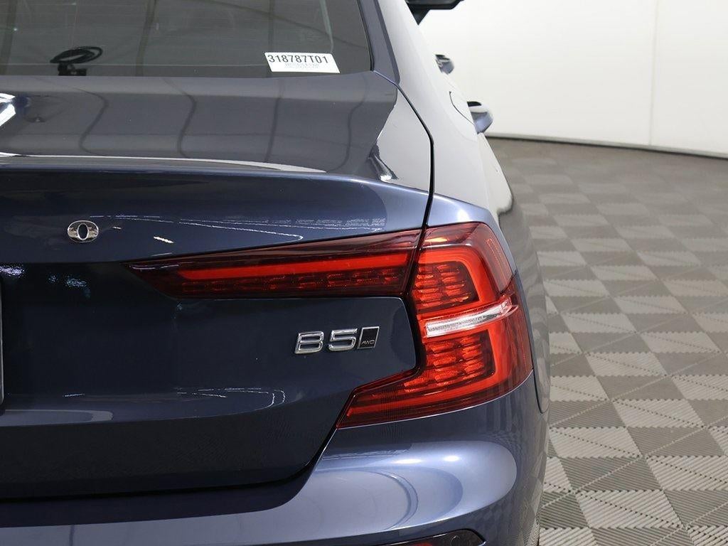 2024 Volvo S60 Core Dark Theme