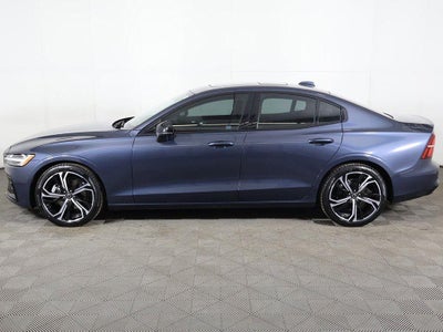 2024 Volvo S60 Core Dark Theme