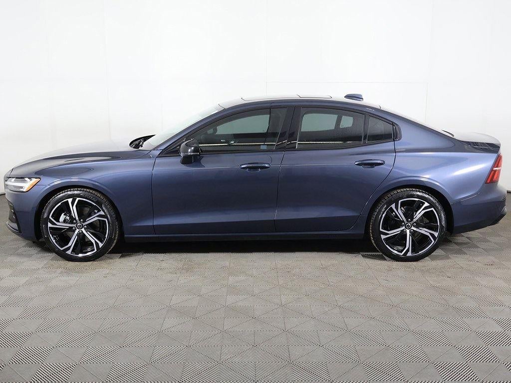 2024 Volvo S60 Core Dark Theme