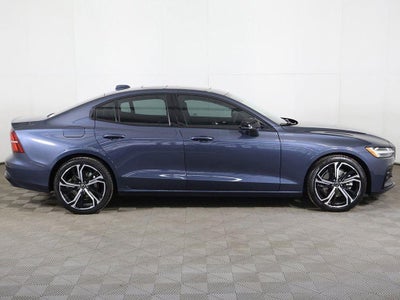 2024 Volvo S60 Core Dark Theme