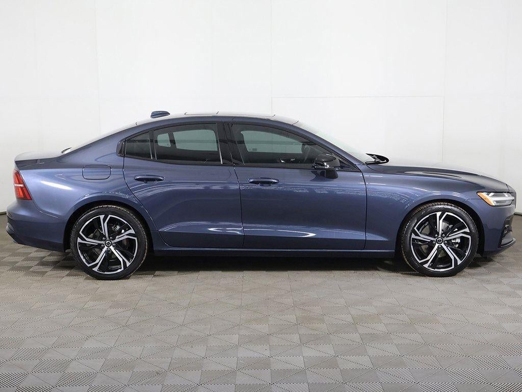 2024 Volvo S60 Core Dark Theme