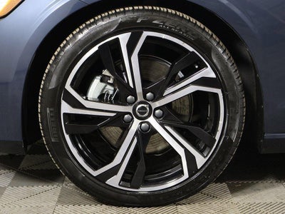 2024 Volvo S60 Core Dark Theme