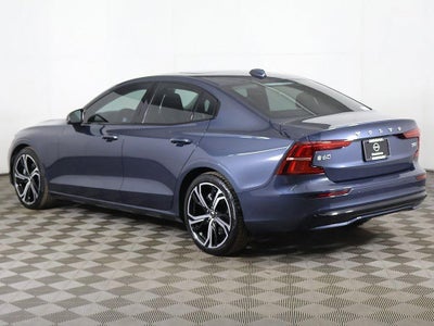 2024 Volvo S60 Core Dark Theme