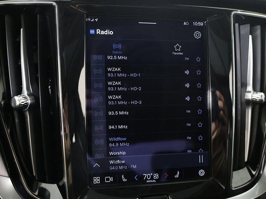 2024 Volvo S60 Core Dark Theme