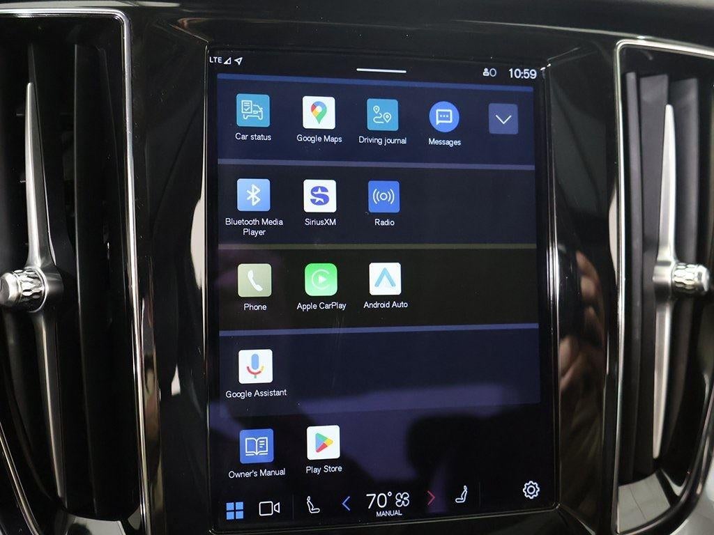 2024 Volvo S60 Core Dark Theme