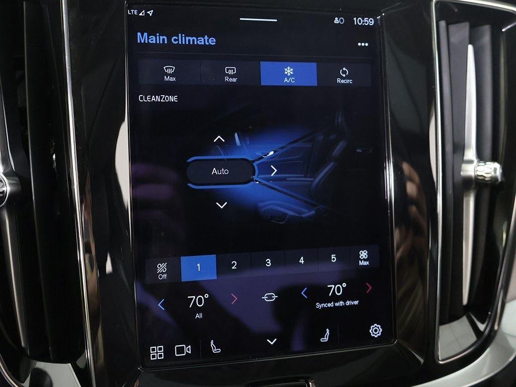 2024 Volvo S60 Core Dark Theme