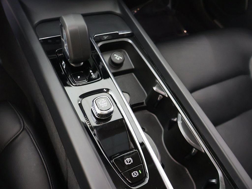 2024 Volvo S60 Core Dark Theme