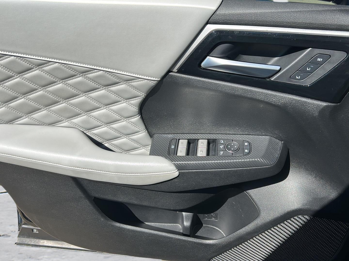 2024 Mitsubishi Outlander SEL Platinum Edition