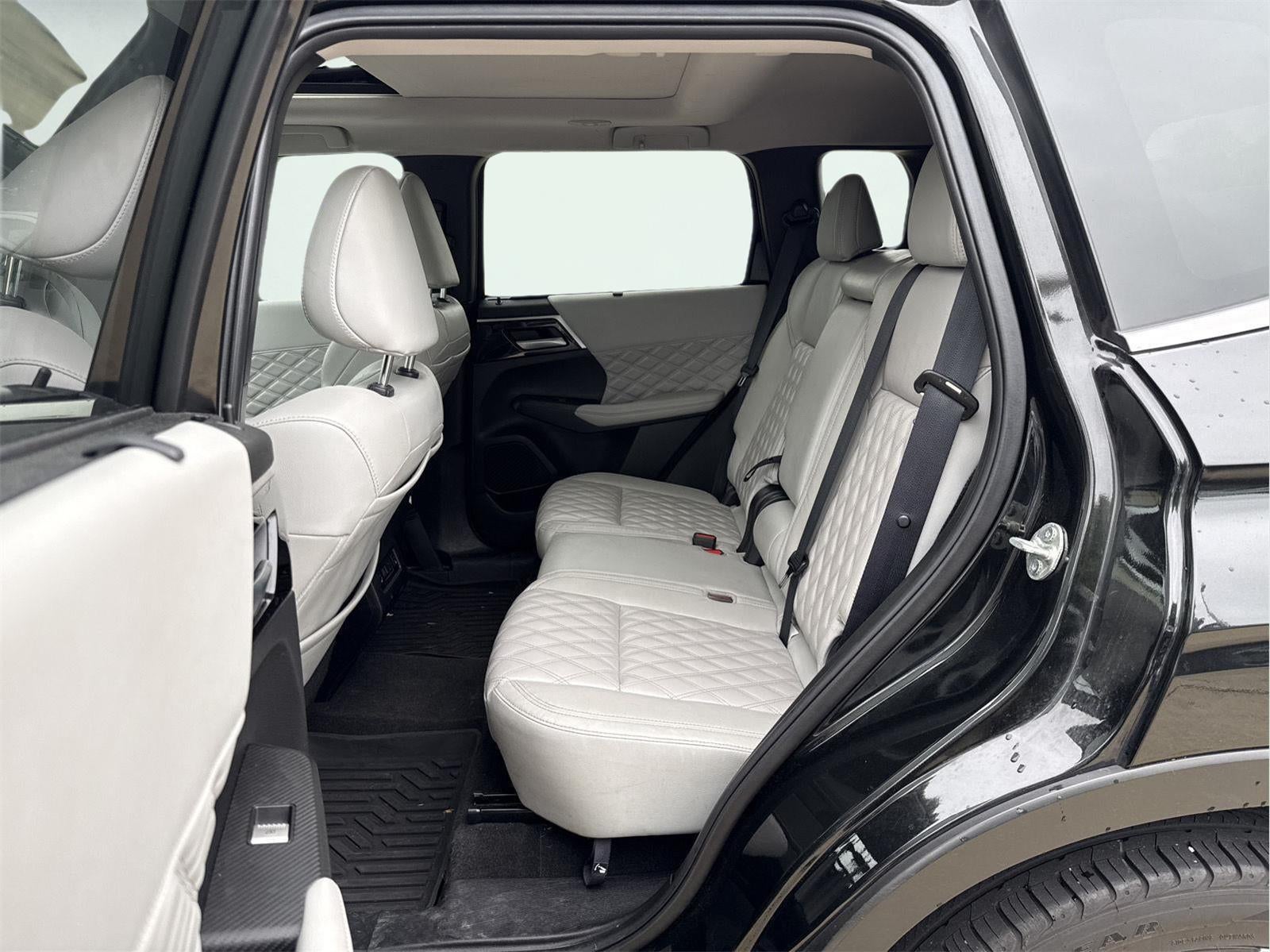 2024 Mitsubishi Outlander SEL Platinum Edition