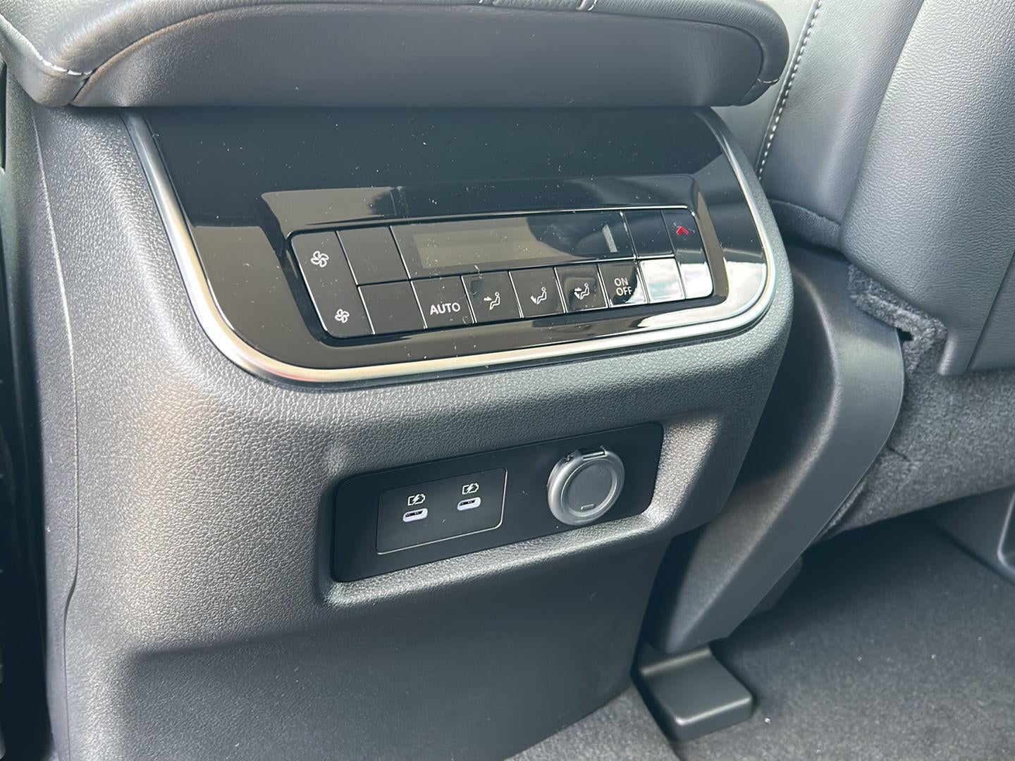 2026 Nissan Armada SV