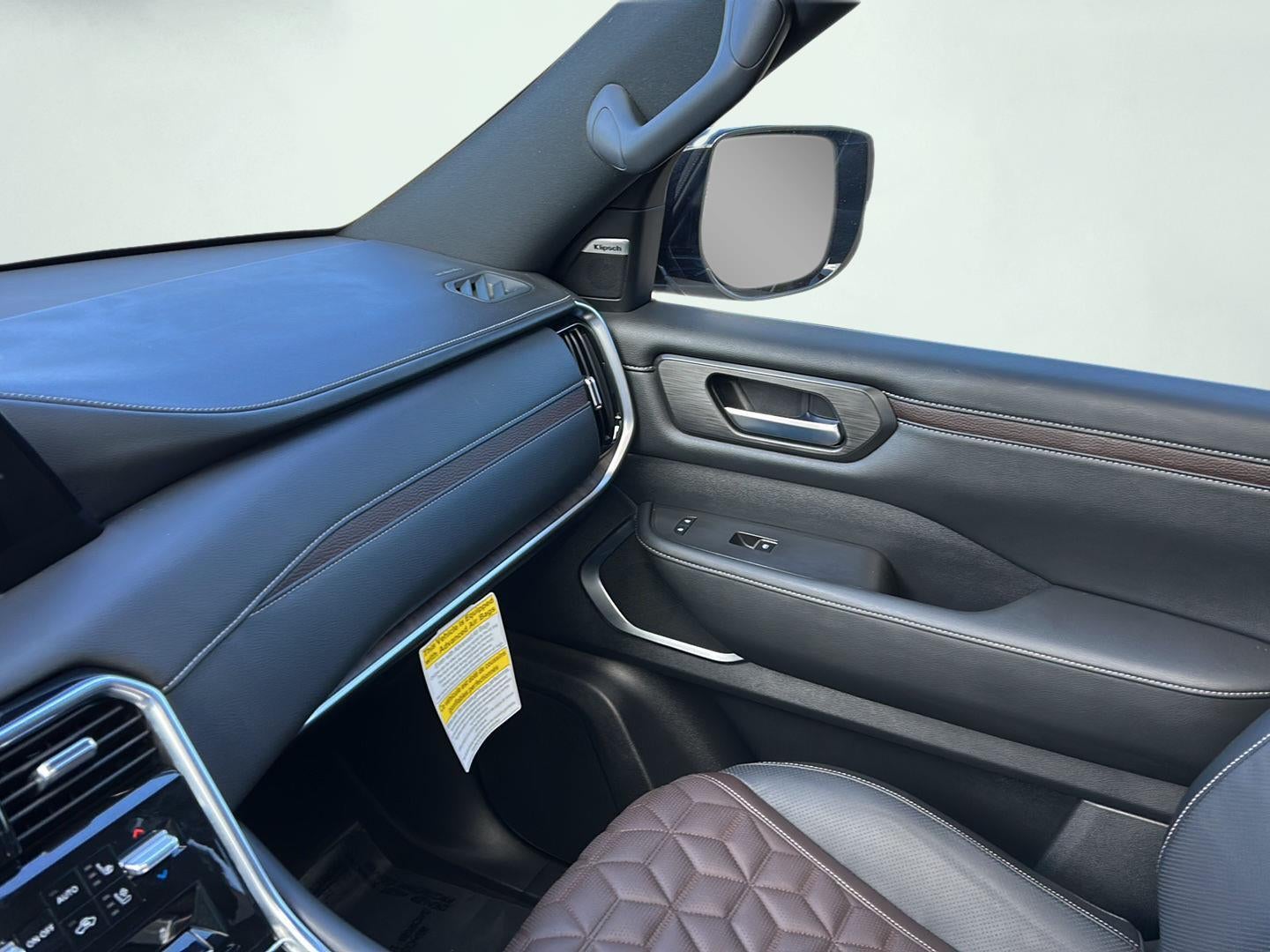 2025 Nissan Armada Platinum