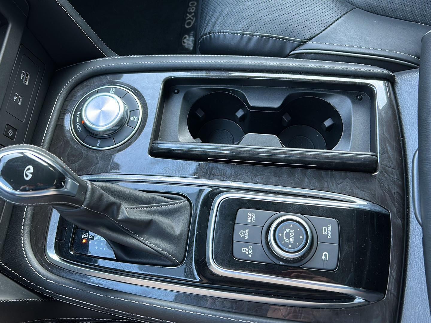 2024 INFINITI QX80 LUXE