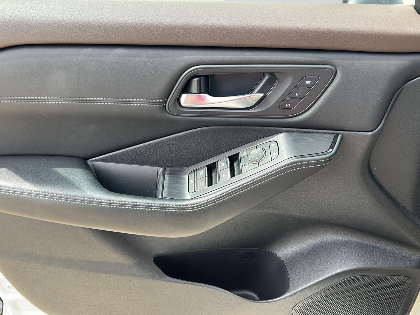2023 Nissan Rogue SL 11