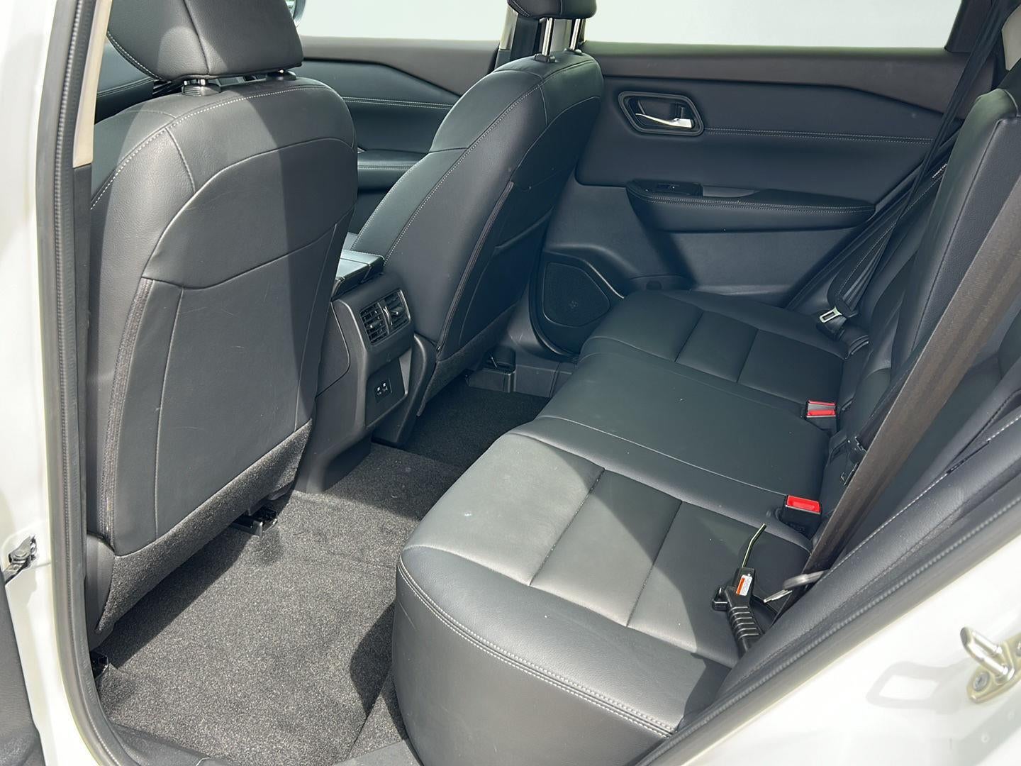 2023 Nissan Rogue SL 19