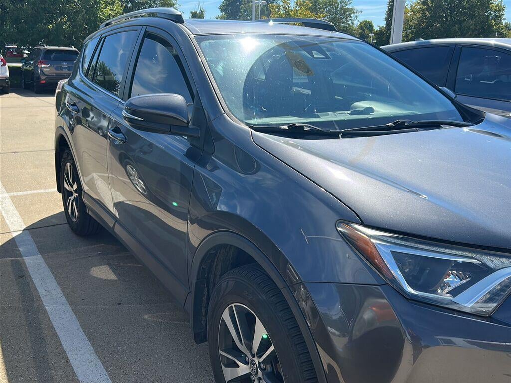 2017 Toyota Rav4 XLE 4