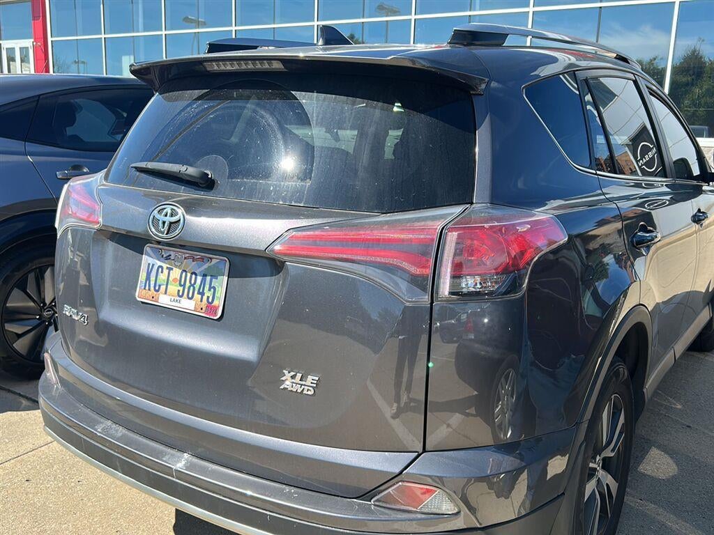2017 Toyota Rav4 XLE 5