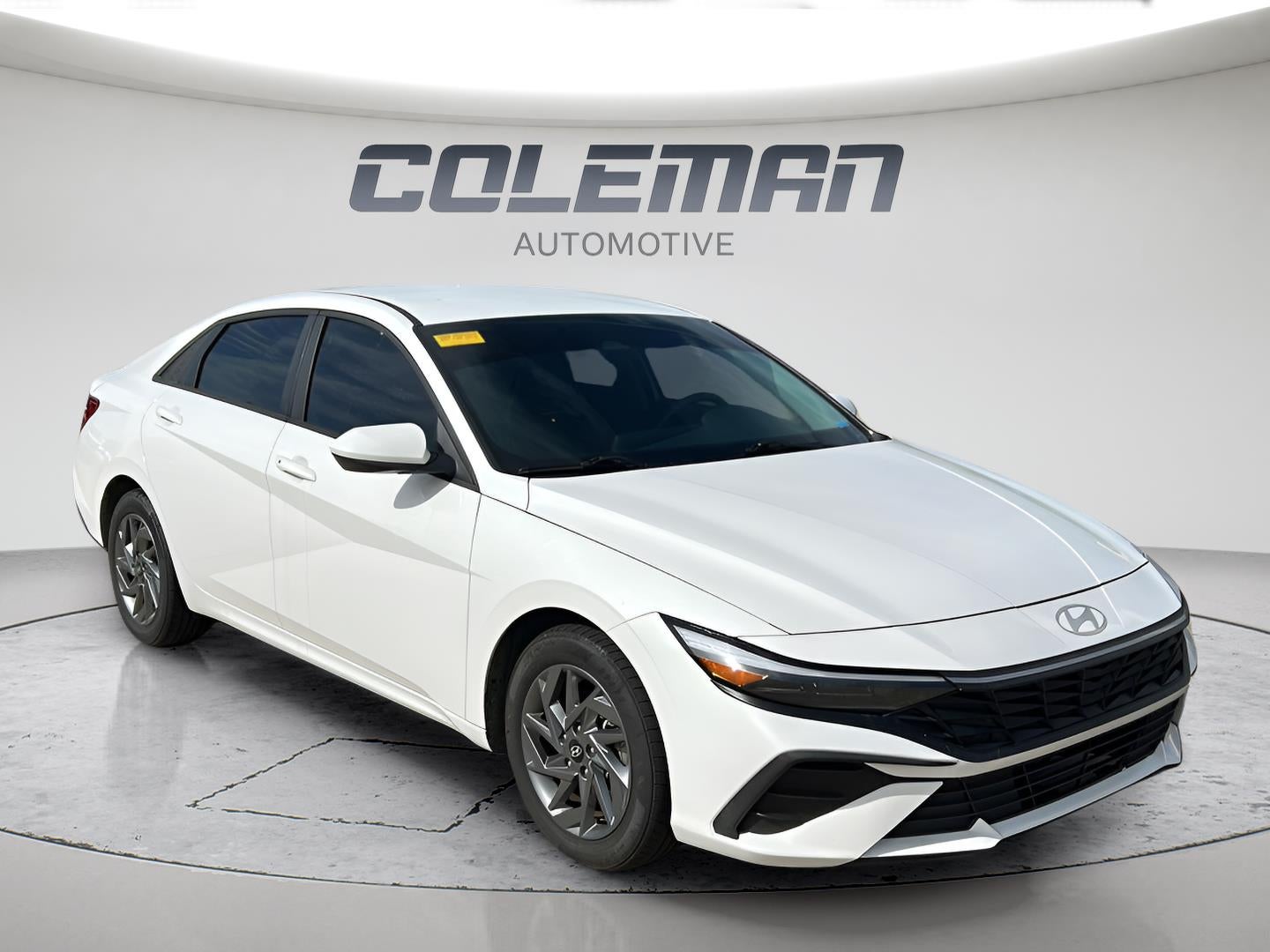 2024 Hyundai Elantra Hybrid Blue 2