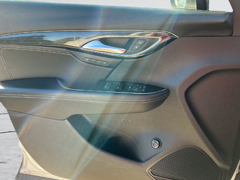 2023 Buick Envision Essence 18