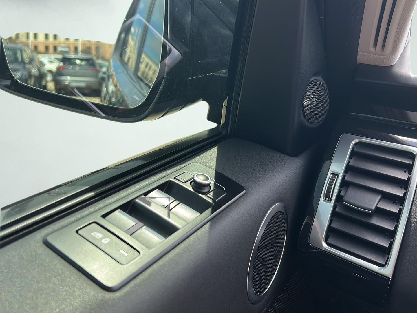 2020 Land Rover Discovery SE