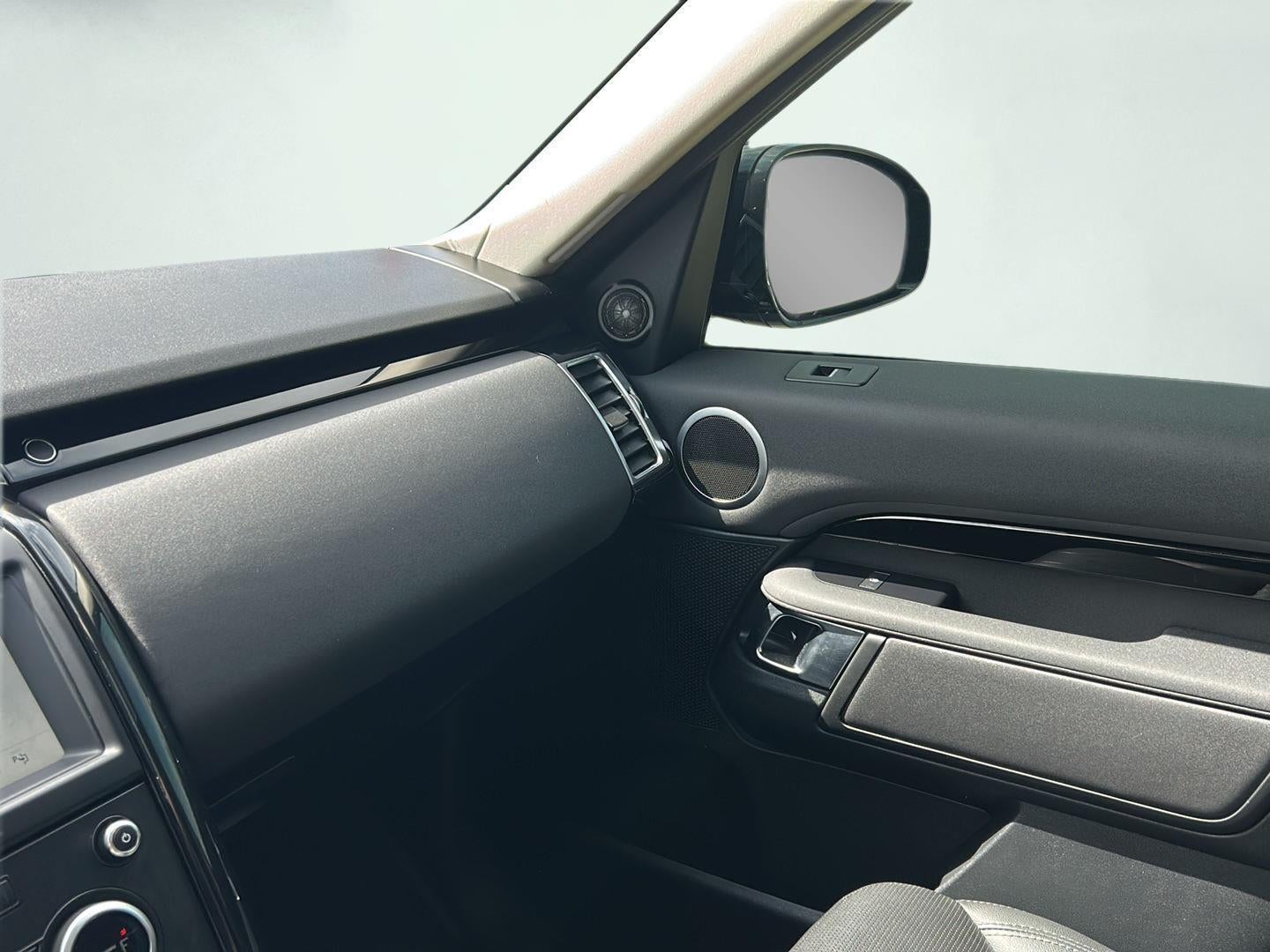 2020 Land Rover Discovery SE