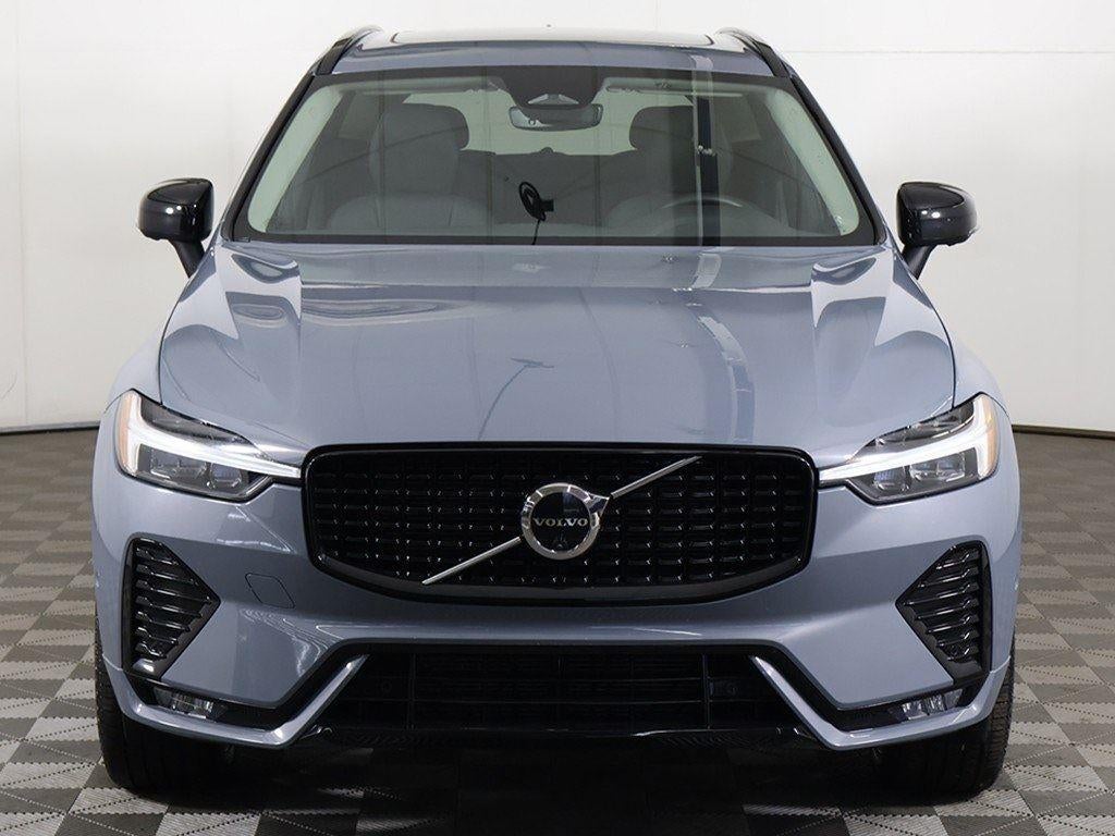2024 Volvo XC60 Plus Dark Theme