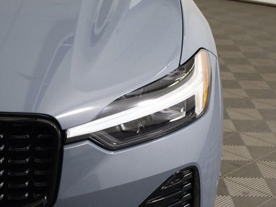 2024 Volvo XC60 Plus Dark Theme