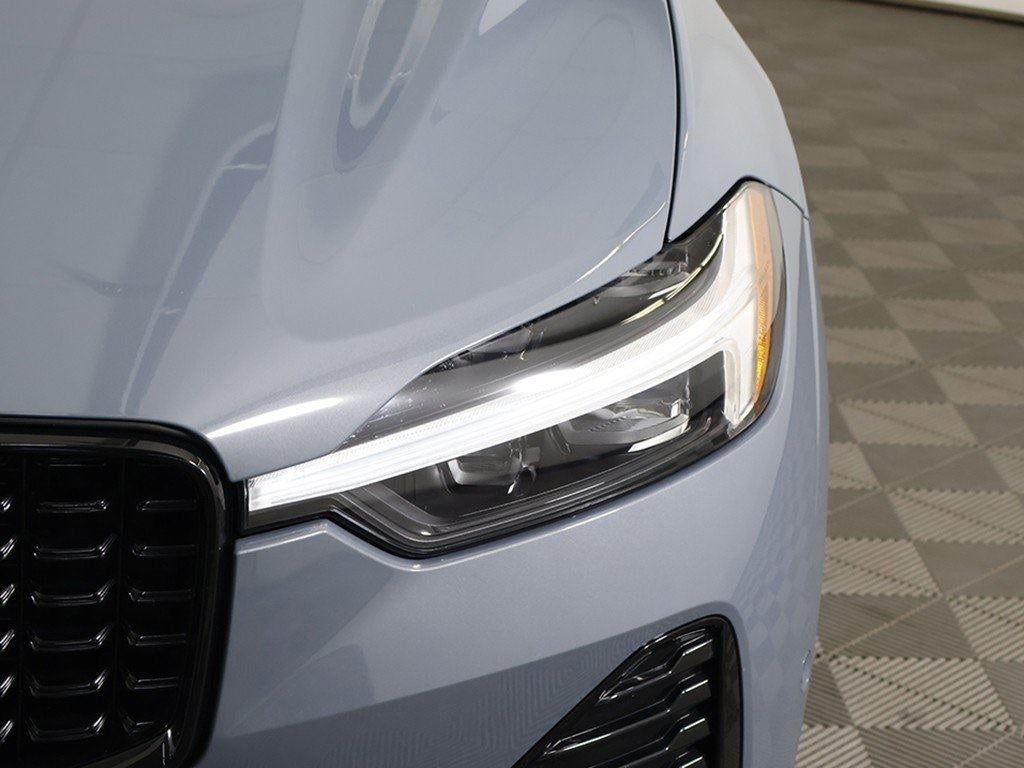 2024 Volvo XC60 Plus Dark Theme