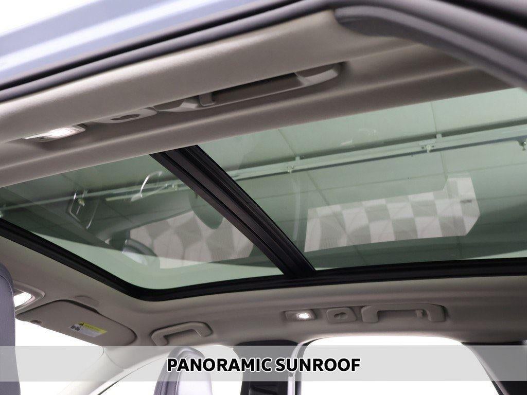 2024 Volvo XC60 Plus Dark Theme