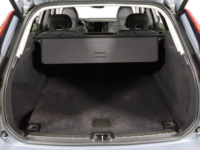 2024 Volvo XC60 Plus Dark Theme