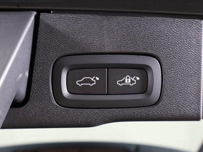 2024 Volvo XC60 Plus Dark Theme