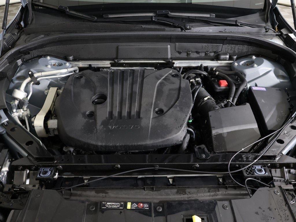 2024 Volvo XC60 Plus Dark Theme