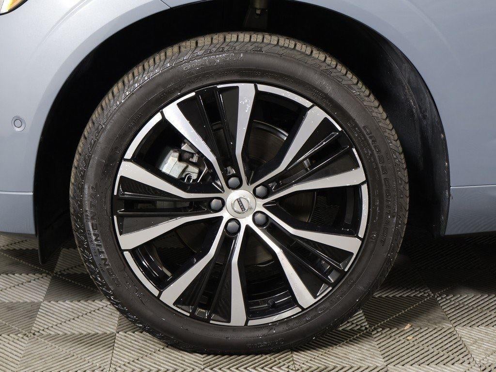 2024 Volvo XC60 Plus Dark Theme