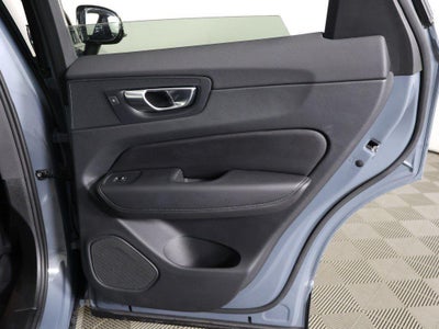 2024 Volvo XC60 Plus Dark Theme