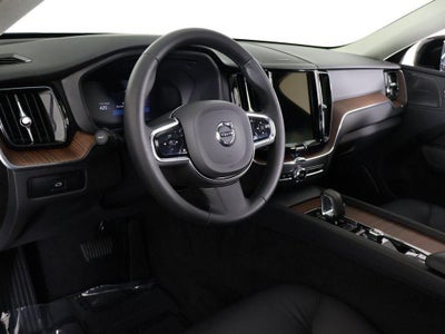 2024 Volvo XC60 Plus Dark Theme