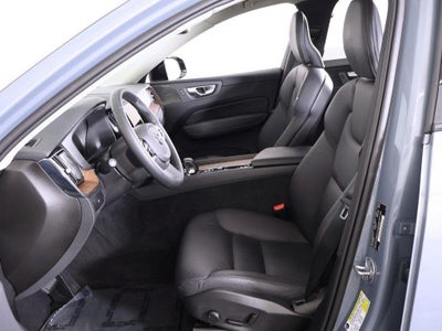 2024 Volvo XC60 Plus Dark Theme