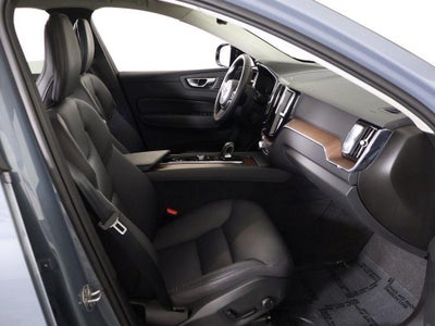 2024 Volvo XC60 Plus Dark Theme