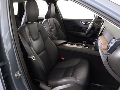 2024 Volvo XC60 Plus Dark Theme