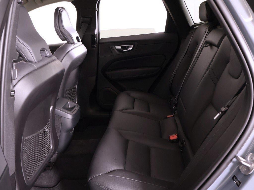 2024 Volvo XC60 Plus Dark Theme