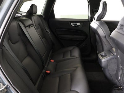 2024 Volvo XC60 Plus Dark Theme