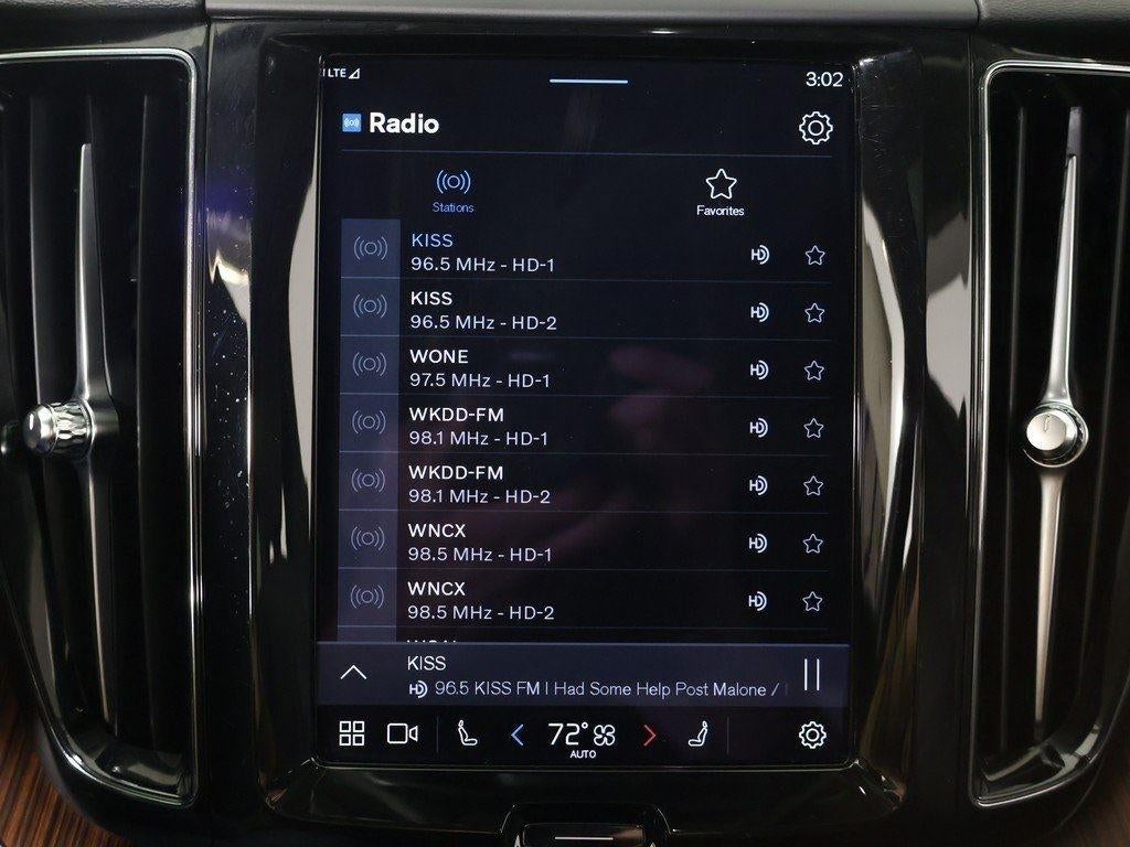 2024 Volvo XC60 Plus Dark Theme