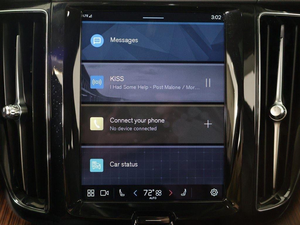 2024 Volvo XC60 Plus Dark Theme