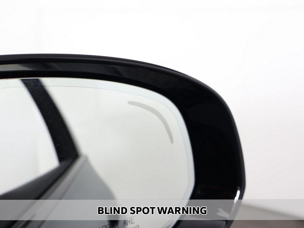 2024 Volvo XC60 Plus Dark Theme