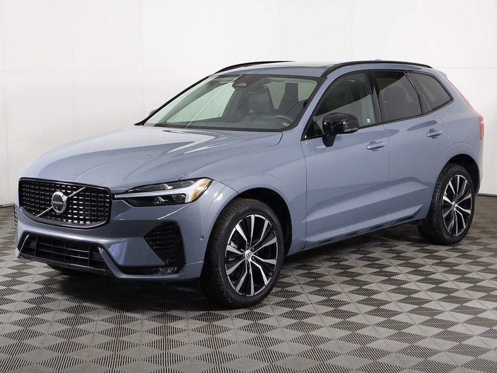 2024 Volvo XC60 Plus Dark Theme