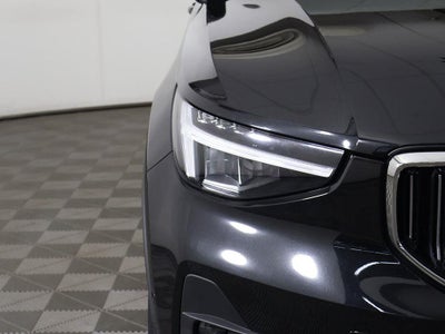 2023 Volvo XC40 Plus Bright Theme