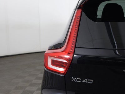 2023 Volvo XC40 Plus Bright Theme
