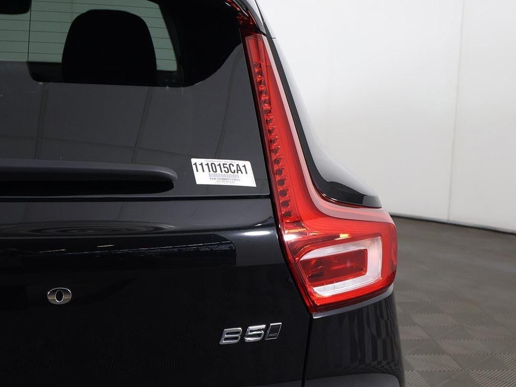 2023 Volvo XC40 Plus Bright Theme